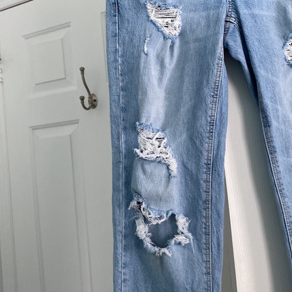 Garage Boyfriend Ripped Jean - Picture 3 of 5